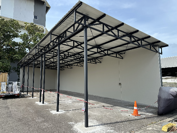 Steel vehicle shed at 37 Gul Avenue
